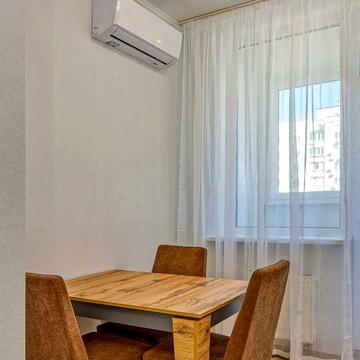 1-кімн. Драгоманова 2, Позняки, в будинку є генератор