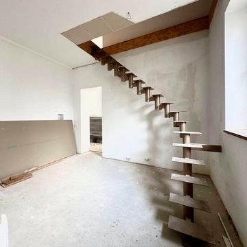 ЗНИЖЕНА ЦІНА/ПРОДАЖ 3 кім квартира на два поверхи в центрі міста