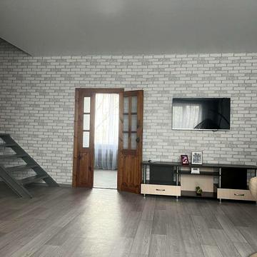 Здається будинок для пари