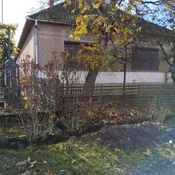 Продам будинок у с. Берегуйфалу, 15 км від Берегова Ціна: 18 000 $