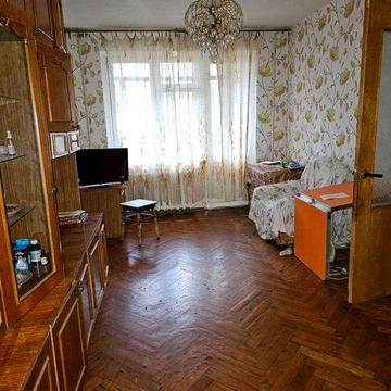 Продам 3 кімнатну квартиру  Лівий  берег вул Калинова  Березинка