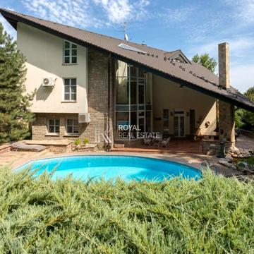 Паркова вул.