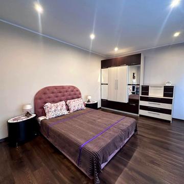 Олександра Мишуги вул., 12