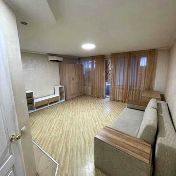 Володимира Сікевича вул., 16