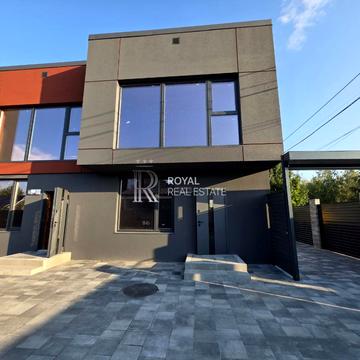 Зоряна вул., 16