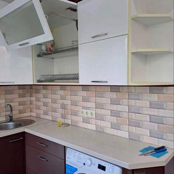 Продам 2 кім в центрі.