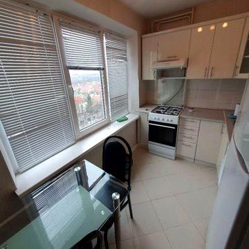 Продам 1 кім в центрі