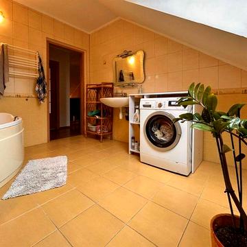 Оренда 4к будинок.10 хвилин до Майдану. Терміново!