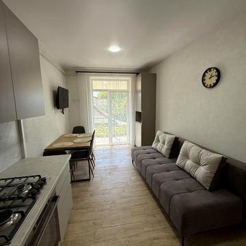 Здається 2х кімнатна квартира на довготривалий термін