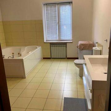 Здам 2-кімнатну квартиру пл Університетська