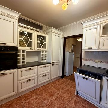 Анни Ахматової вул., 15