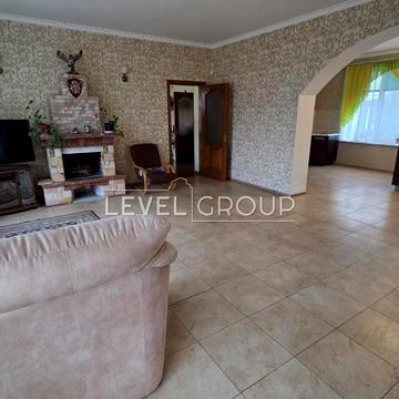 Центральна, 44