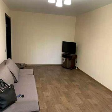 Сдам 2х комнатную квартиру на Артема, 88