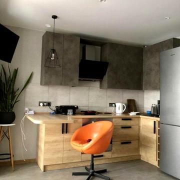 Жулянська вул., 2в