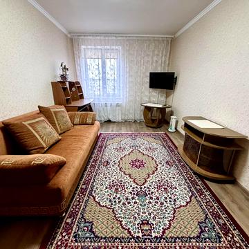 Каштанова вул., 14