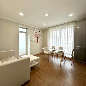 Двірська вул., 6