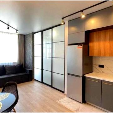 Юнацька вул., (Будинок Smart 11)