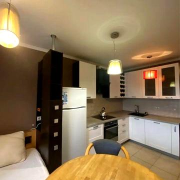 Оренда 1-кімн. 54 м2 на Б. Зерових, 14 Б . Довгостроково