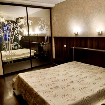 Лопанська вул., 31