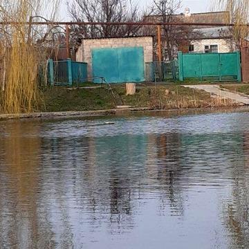 Дом, 60 м. кв. Подгородное возле реки. Газ.