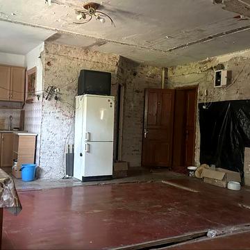 Продам 4х кімнатну квартиру без ремонту з гаражем, підвалом і сарай ЖК богдана хмельницького буд 60 кв 2