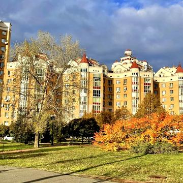 Володимира Івасюка просп. (Героїв Сталінграду), 6