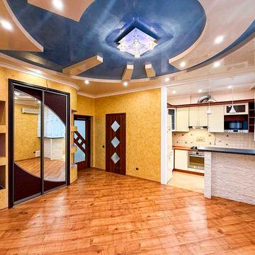 Продається простра квартира з ремонтом в центрі міста