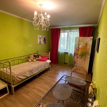 Академіка Корольова вул., 6-А