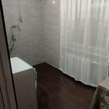 Єреванська вул., 14-Б