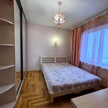 Оболонський просп., 28