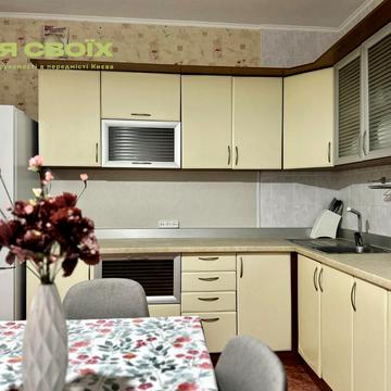 Відпочинку вул., 12