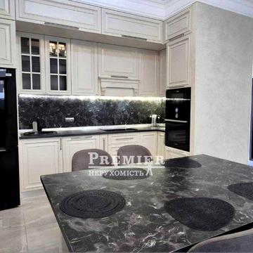 Продам сучасний 3-поверховий будинок