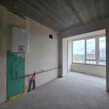 Терміновий продаж - квартира під чистову обробку, з котлом, газ.