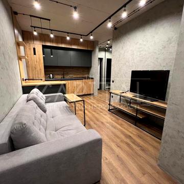 Зарічна вул., 4