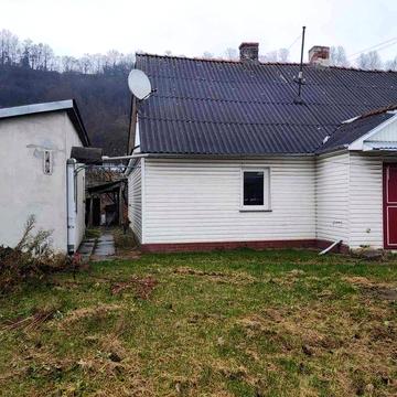 Будинок з ділянкою в центрі міста