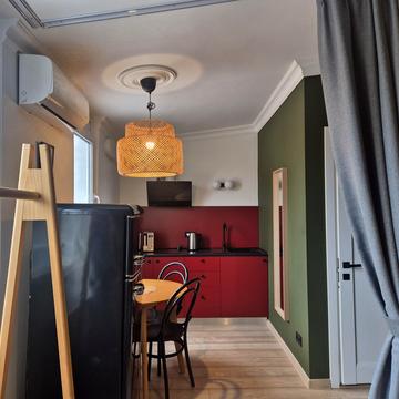 Затишна вул., 7