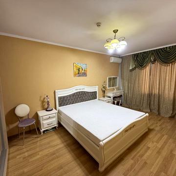 Європейського Союзу просп. (Правди), 19-А