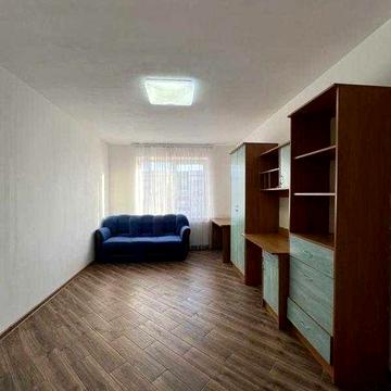 1но кімнатна з ремонтом на Леонтовича