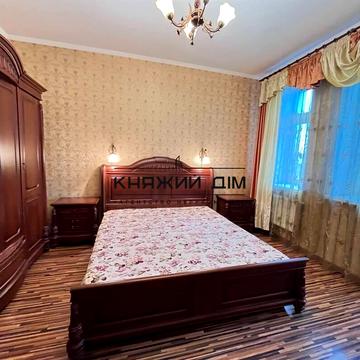 Дмитрівська вул., 52-Б