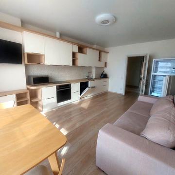 Вацлава Гавела бульв. (Івана Лепсе), 6/7а