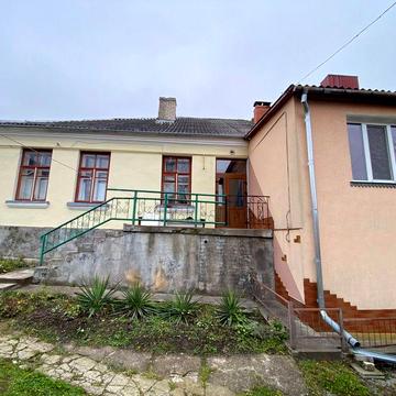 Здється в оренду 2 кімнатна квартира в центрі міста, Кременець