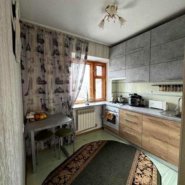 Продам квартиру на Адмиральский просп/Средний Фонтан