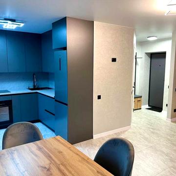 Здається двокімнатна квартира в самому центрі міста сучасним ремонтом.