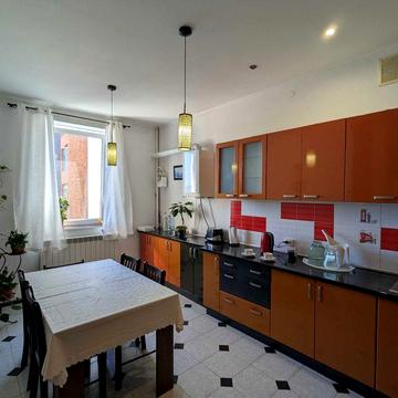 Велика 3к. квартира в центрі міста