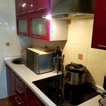 Возле Дворца Спорта  продам 2х  комн. квартиру с капитальным ремонтом