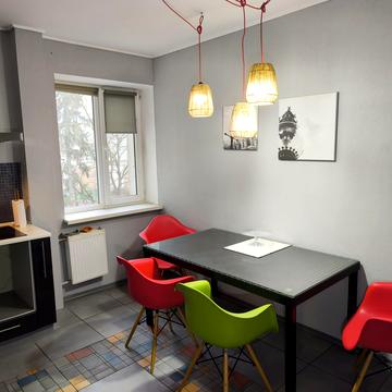 Коцюбинського вул., 8