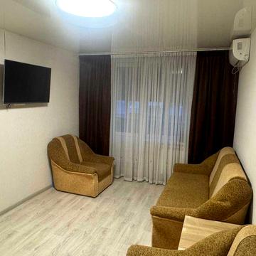 Терміново продам однокімнатну квартиру біля метро Спортивна.