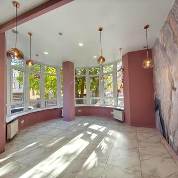 Сонячна вул., 4