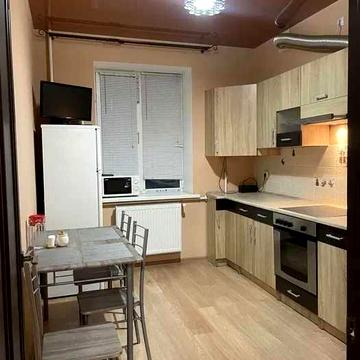 Здається двокімнатна квартира по вул Івасюка, від власника