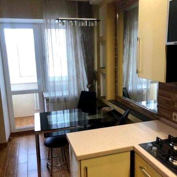 Оренда однокімнатної квартири Новий будинок закритий двір ЦУМ